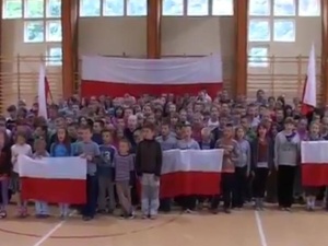 [video] Przy takich dzieciach zanik tożsamości narodowej nam nie grozi. Brawo
