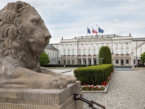 Andrzej Duda docenia pracowników prezydenckiej kancelarii. W tym roku ponad pół miliona złotych premii