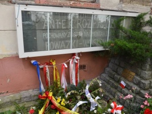Dziś 73. rocznica śmierci Antka Rozpylacza, symbolu bohaterstwa młodzieży powstańczej