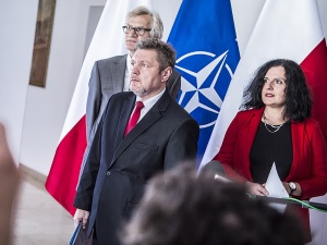 Podkomisja smoleńska: Liczne zniszczenia lewego skrzydła samolotu TU 154 M noszą ślady wybuchu