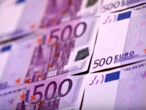 Ile zarabiają Polacy za granicą? Najlepsze zarobki w Austrii i Niemczech