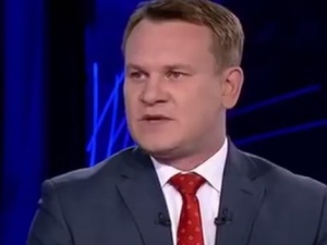 D. Tarczyński do dziennikarza Newsweeka: "Won!" Czy taka reakcja przystoi posłowi? Internauci podzieleni