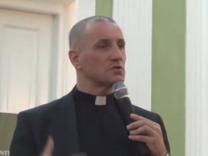 Znany polski ksiądz zaginął w Alpach. Policja poszukuje informacji