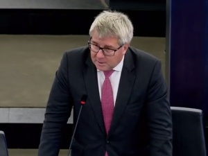 Potyczek słownych ciąg dalszy. Czarnecki: Petru jest poniżej poziomu kreta na Żuławach
