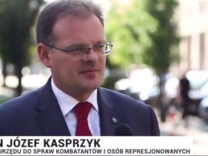 Od dziś opozycjoniści i osoby represjonowane w PRL mają prawo do 402 zł comiesięcznego świadczenia