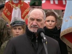 Minister Macierewicz: Polska musi mieć armię, która będzie w przyszłości zdolna sama obronić ojczyznę