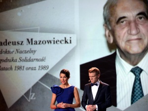 Krzysztof Światek o kuriozalnej relacji portalu tygodnika Lisa z gali 35-lecia "TS": Omamy Newsweek.pl