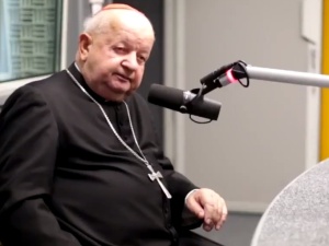 [video] Kardynał Dziwisz opowiada o codziennym życiu z Janem Pawłem II: "On stworzył dom rodzinny"