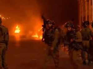 A tymczasem Izrael... bombarduje Gazę