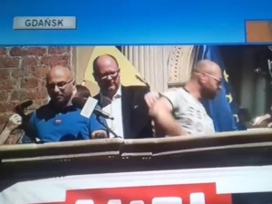 [video] Demonstracja antyfaszystowska w Gdańsku. Tłum bije brawo na hasło: "J..ać Kaczyńskiego"