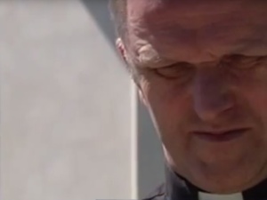 Ks. [?] Lemański do Olejnik o Abp. Hoserze: "Stary człowiek, brakuje sił witalnych i intelektualnych"