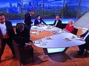 [video] Kłótnia na antenie TVP Info. Posłowie PO, .N i PSL wychodzą ze studia
