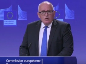 Fiasko rozmów z Brukselą? Timmermans: Na tym etapie nie ma szans na wycofanie artykułu 7