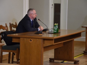 Bondaryk (były szef ABW) przyznaje, że rozmawiał z Tuskiem o Amber Gold