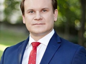 [video] Dominik Tarczyński o ratowaniu Żydów przez Polaków na spotkaniu z kolumbijskimi mediami