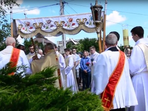 Rzecznik Episkopatu: Przy pomocy hasztaga #Procesja stwórzmy obraz tego jak przeżywamy Boże Ciało