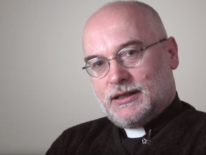 Ks. prof. Dariusz Kowalczyk: Stolica Apostolska ucina dyskusję nt. kapłaństwa kobiet