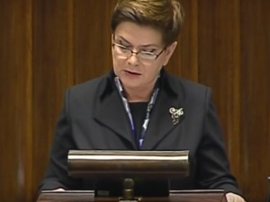 Debata nad wotum nieufności wobec Beaty Szydło. Premier Morawiecki broni poprzedniczki