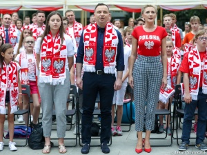 Zobacz jak kibicuje Prezydent. Strefa kibica w ogrodach Pałacu Prezydenckiego