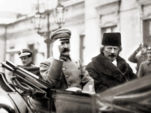 Komendant Józef Piłsudski: Jedynym waszym znakiem jest odtąd orzeł biały
