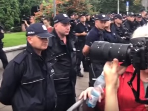 Marcin Dobski [WPROST]: "Przed Sejm przyjdą ludzie z lustrami, żeby policjanci w nich się przeglądali"