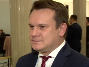 D. Tarczyński[PiS]: "Jak nie pasuje posłowi Cimoszewiczowi Sejm, to do stolarni"