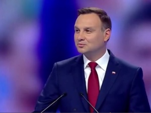 Prezydent Andrzej Duda: Z tymi botami to fakenews, ale...