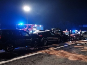 Karambol na S1 w Jaworznie. Zderzyło się 21 pojazdów