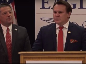 [video] Tarczyński mocno podczas wręczenia nagrody Eagle: To szaleństwo zostanie zatrzymane przez Polskę