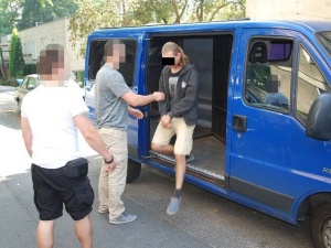 Fałszywy policjant wpadł, kiedy przyszedł odebrać pieniądze