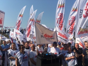 Pikieta w obronie zwolnionego związkowca z JYSK