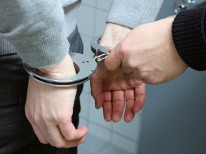 Wyborczy szczyt absurdów dopełniony. 92 zarzuty i areszt nie przeszkodziły Zbigniewowi W. wygrać wyborów