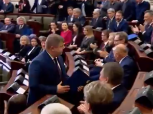 [Wideo] Gorąco na posiedzeniu Sejmiku woj. Śląskiego. Radni KO obrażają Wojciecha Kałużę