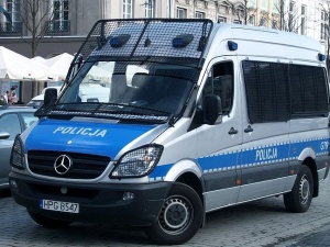 Nie zatrzymał się do kontroli Uciekając potrącił policjanta. Mężczyzna był poszukiwany listem gończym
