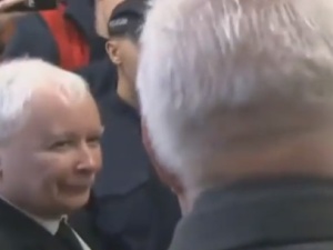 [video] Film z błyskotliwą odpowiedzią Kaczyńskiego Wałęsie zablokowany na Twitterze. No to przypominamy