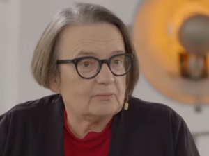 "Wy się chyba brandzlujecie tym hejtem". Holland wulgarnie odpowiada na krytykę swojego serialu