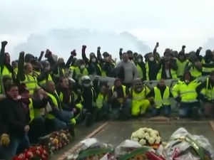 [video]  Francuscy policjanci nie chcą konfrontacji z protestującymi