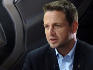 R. Trzaskowski: "Szykujemy nową stronę. Program nie zniknął". Poseł PiS pyta o konkrety