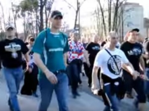 Kibice Ruchu Chorzów chcieli zrobić mikołajki dzieciom. Zaatakowali ich kibice z Górnika Zabrze