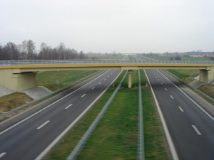 Protest rolników na A2. Wspiera ich Obóz Narodowo-Radykalny  