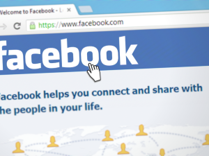 Minister cyfryzacji: Będzie można zgłosić nieuzasadnioną blokadę Facebooka
