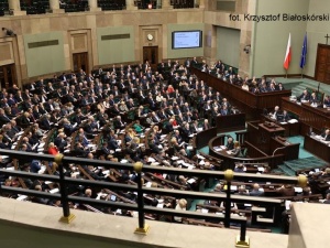 [video] Sejm odrzucił wniosek opozycji o wotum nieufności. Zobacz dlaczego ławy rządowe zrywały boki