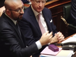 [video] Pilne: Właśnie upadł rząd w Belgii. Pod ciężarem oskarżeń o przystąpienie do Marakeszu