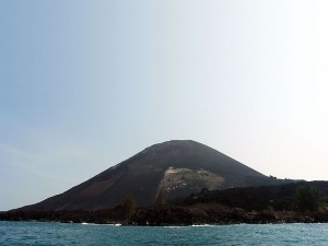 Indonezja: Wzrasta liczba ofiar po przejściu tsunami