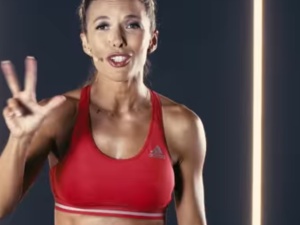Znana trenerka fitness Ewa Chodakowska hejtowana w zeszłym roku za religijne życzenia: Chrystus się rodzi