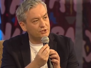 Robert Biedroń pozdrawia z kolejnej zagranicznej wycieczki. Hipokryzja? Przypominamy słowa polityka
