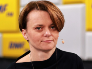 Emilewicz: Przygotowujemy rozwiązania by uniezależnić się od wahania cen uprawnień do emisji CO2
