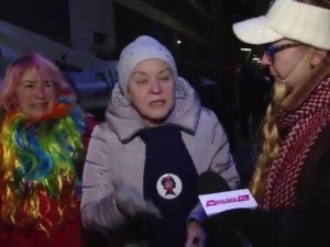 [video] Jeśli Państwo nie wiedzieli, to protestujący pod TVP przyszli tam... na spacer