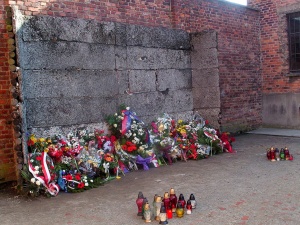 Historyk, syn Więźnia, odpowiada Muzeum Auschwitz: Bezwstyd. Bezsilność. Dyletanctwo