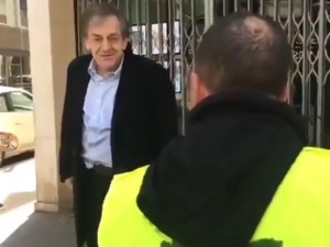 [video] Antysemicki atak na konserwatywnego filozofa we Francji: "Brudny Żydzie, zginiesz"